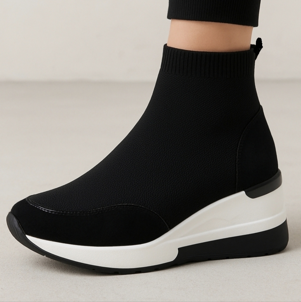 French Connection women's starr wedge sneaker  Black color size 7.5. New with b